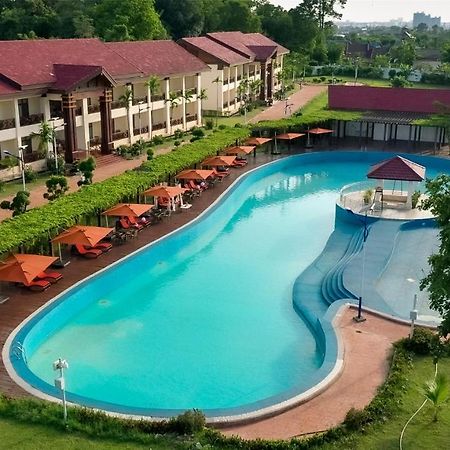 36Manor International Sport Hotel Виентиане Екстериор снимка