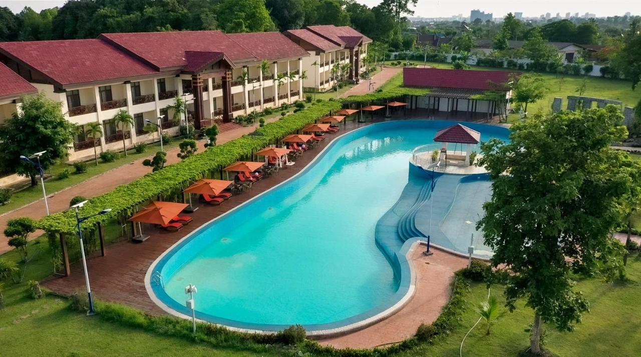 36Manor International Sport Hotel Виентиане Екстериор снимка