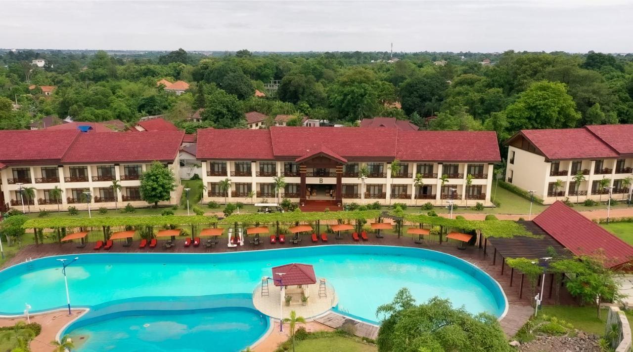 36Manor International Sport Hotel Виентиане Екстериор снимка