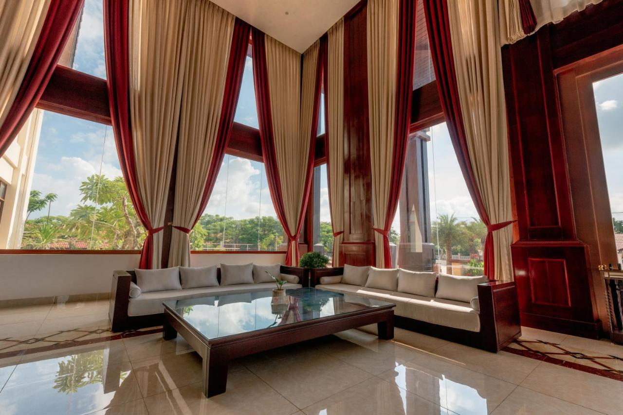 36Manor International Sport Hotel Виентиане Екстериор снимка