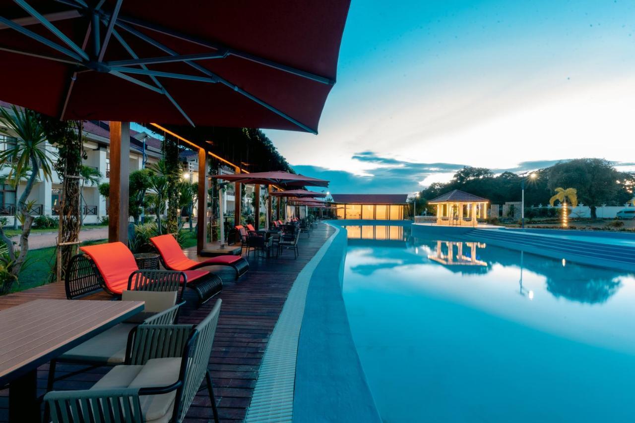 36Manor International Sport Hotel Виентиане Екстериор снимка