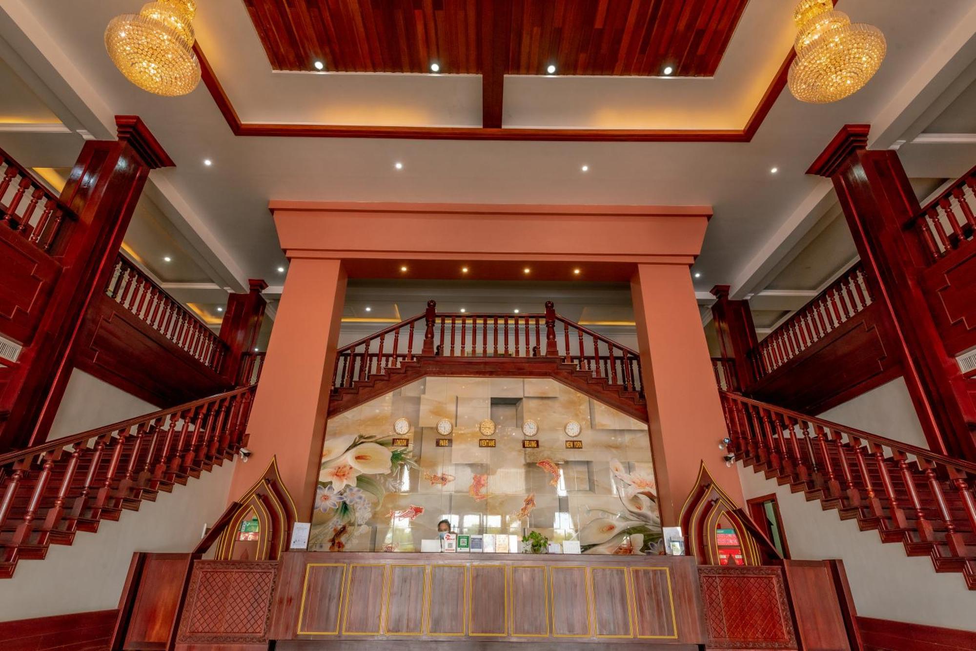 36Manor International Sport Hotel Виентиане Екстериор снимка