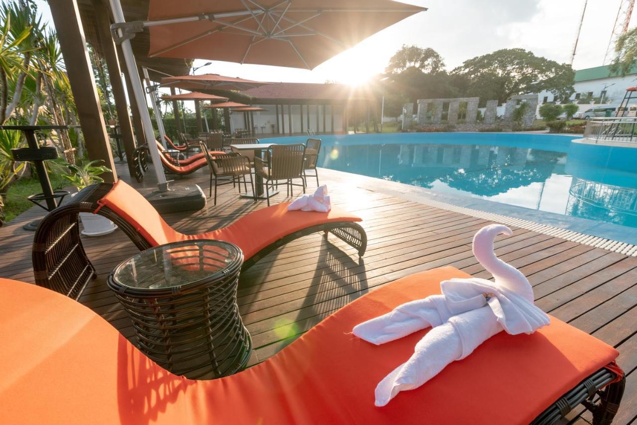36Manor International Sport Hotel Виентиане Екстериор снимка
