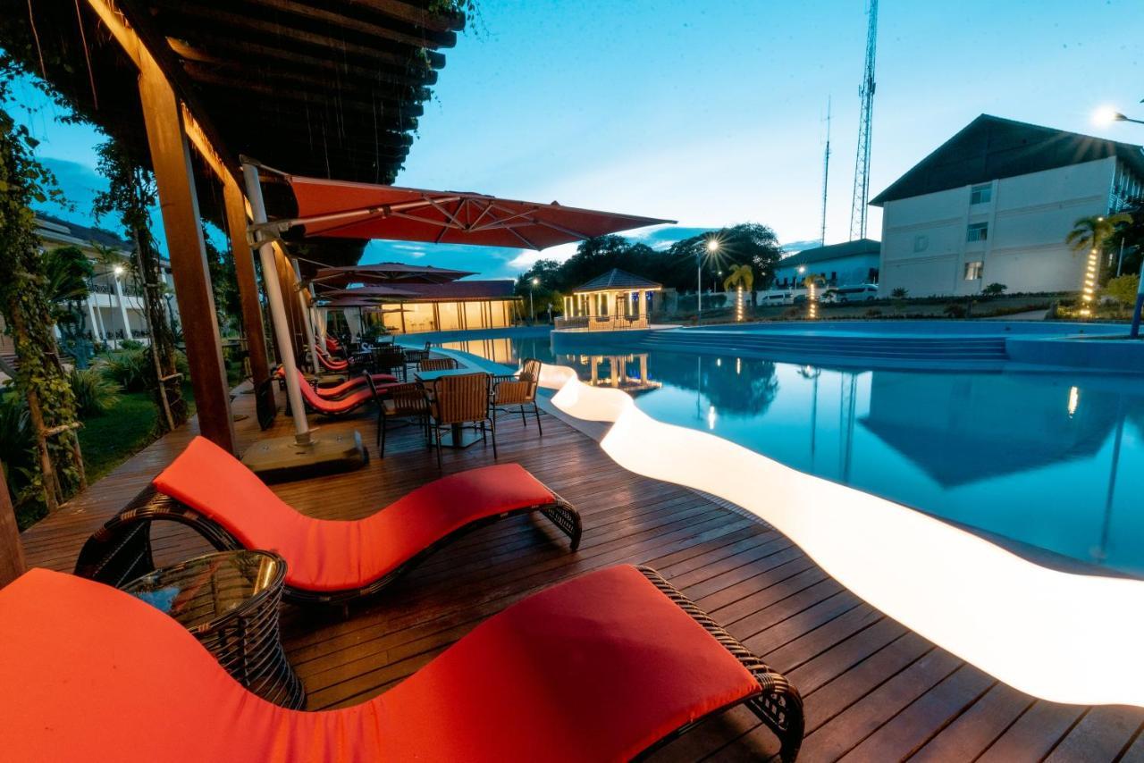 36Manor International Sport Hotel Виентиане Екстериор снимка